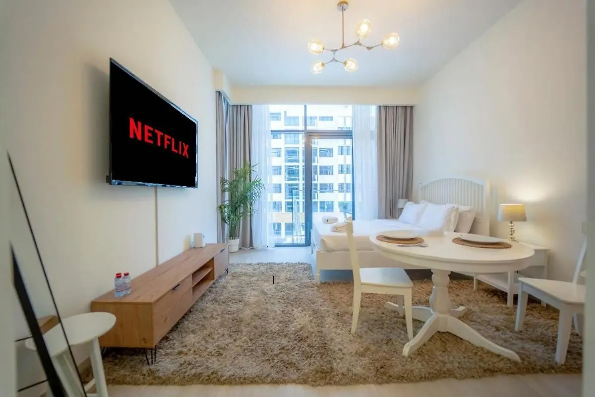 Aws Holiday Homes - Cozy Studio In Azizi Riviera Dubai